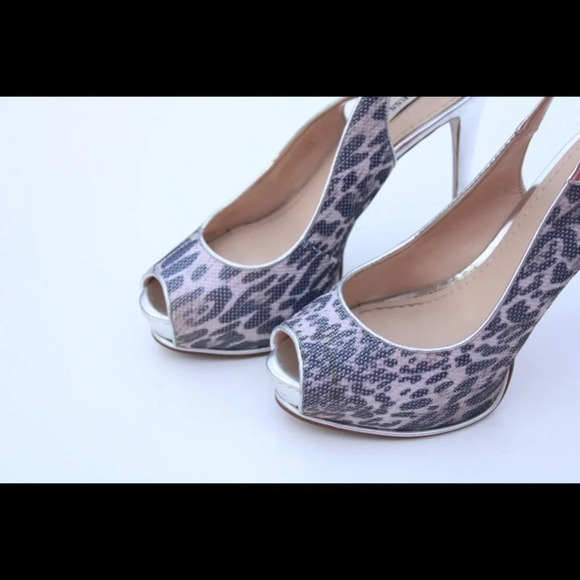 Guess sling back platforms - Picture 3 of 8